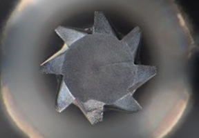 M2.5用 100穴加工後の刃先状態