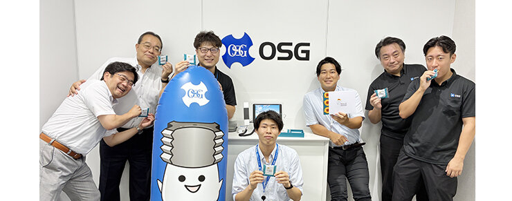 東京営業所社員(中央が才藤)