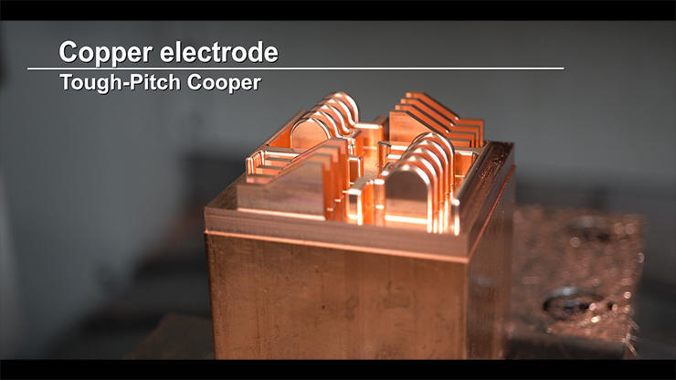 形彫り放電加工用銅電極（タフピッチ銅）の切削加工
