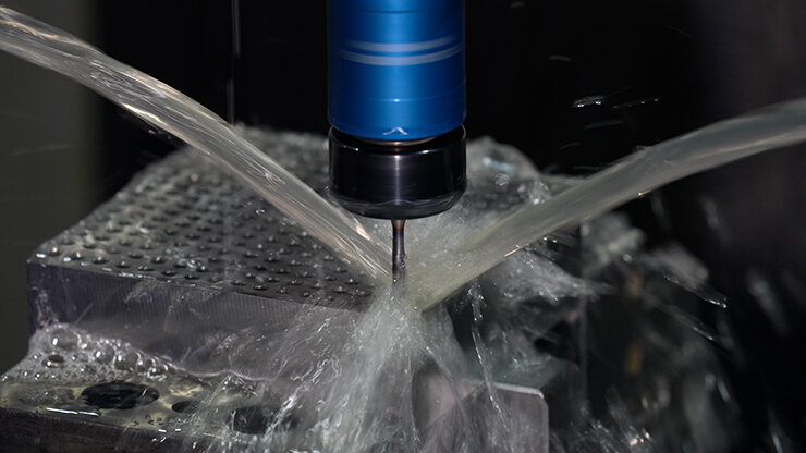 切りくずゼロで小径ねじを安定加工